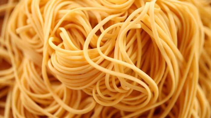 iphone 14 noodles wallpaper 4